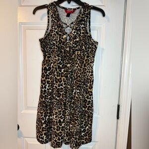 Chic Leopard Print Midi Dress